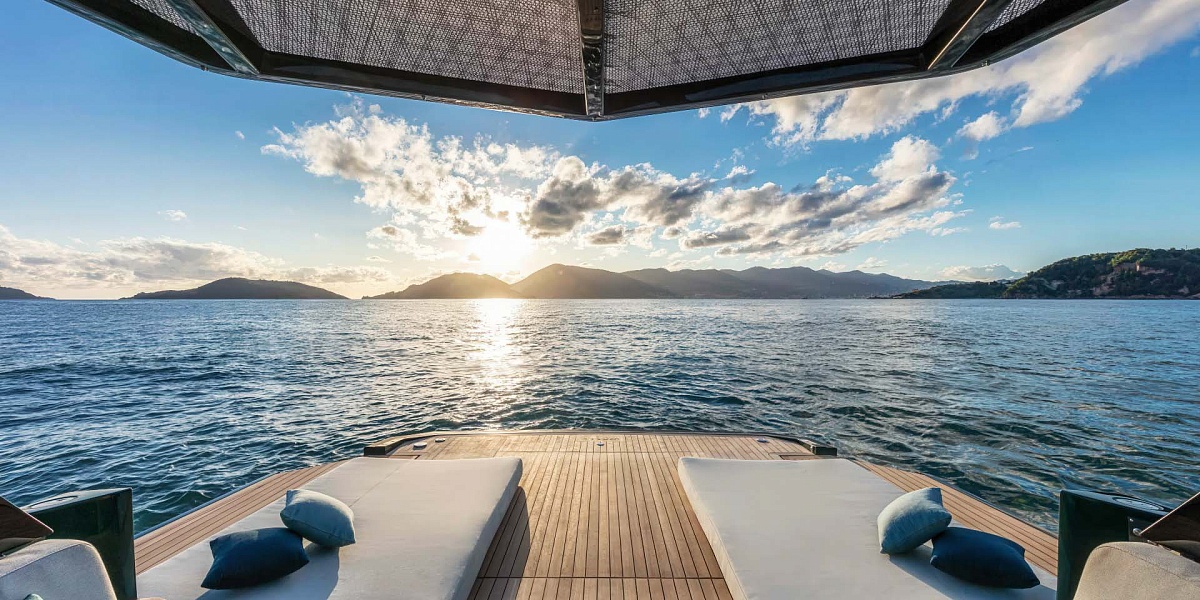 Аренда luxury tender Wally 43 Azure на Миконосе